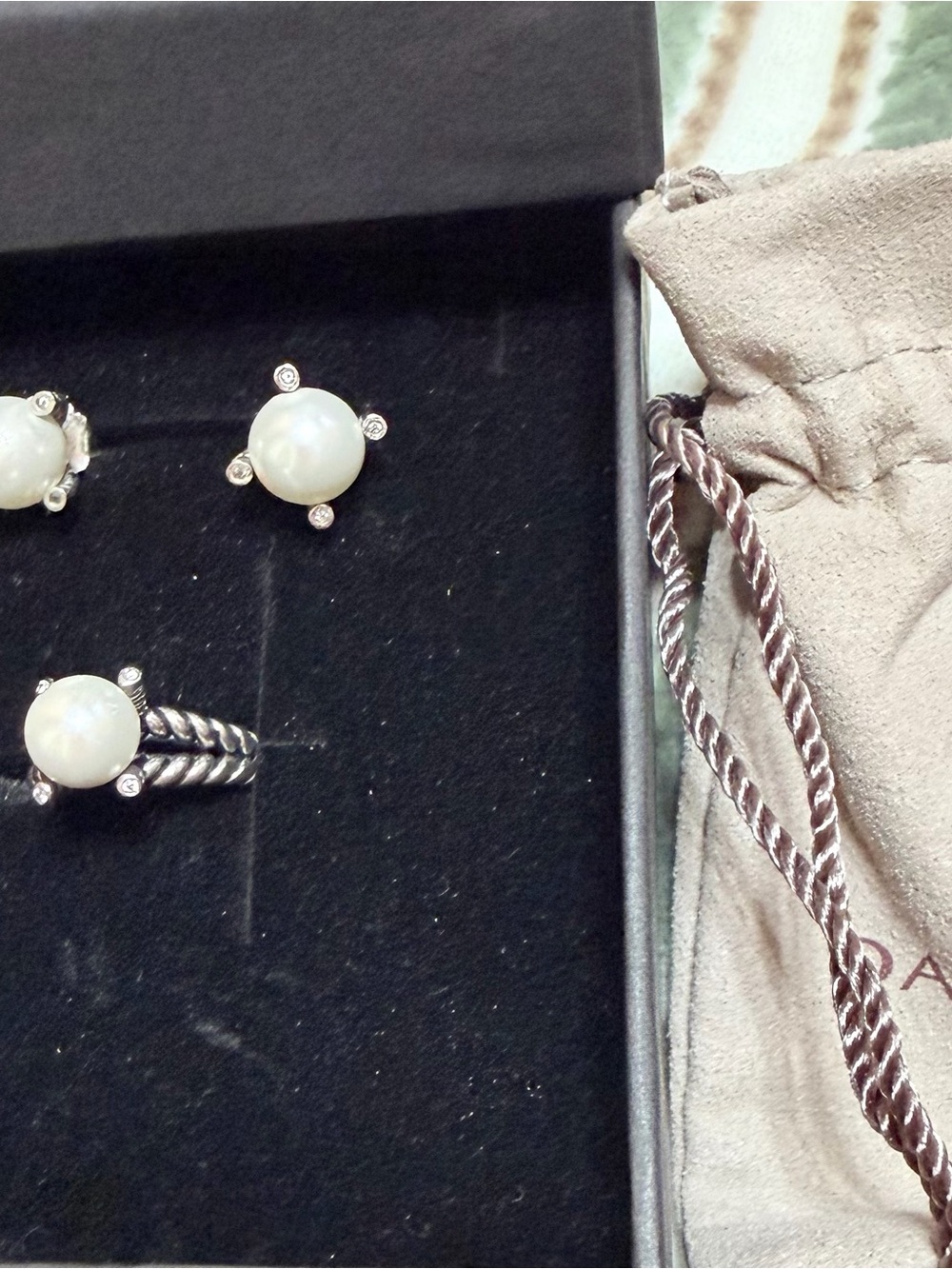 David Yurman sterling silver Pearl Cable Drop Earrings with pearl and diamonds - Picture 4 of 10
